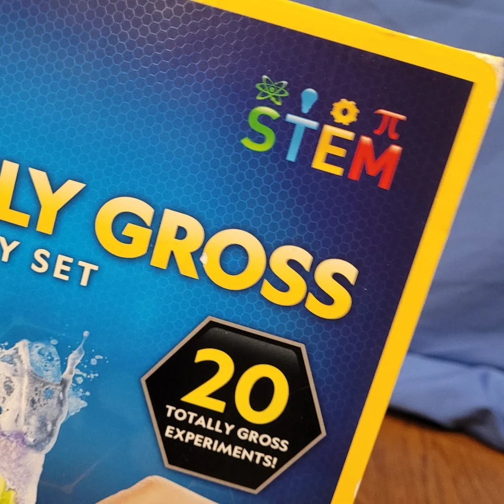 NEW National Geographic STEM Completely Gross Chemistry Set